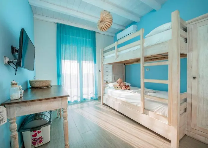 Seabreeze - With Jacuzzi & Heated Pool וילה מסטיכרי