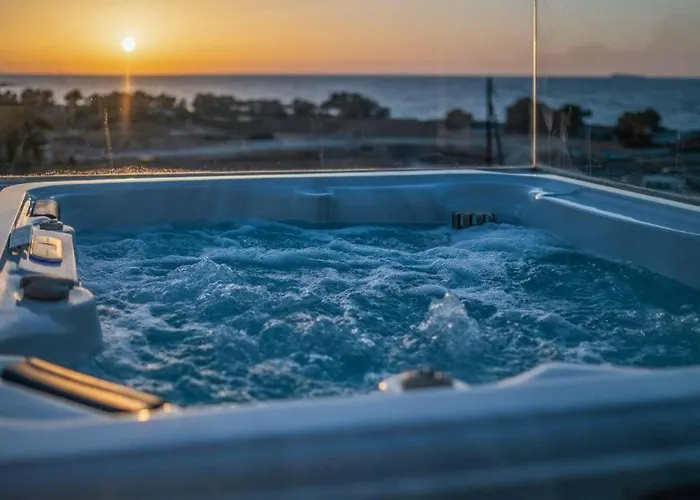 Seabreeze - With Jacuzzi & Heated Pool מסטיכרי