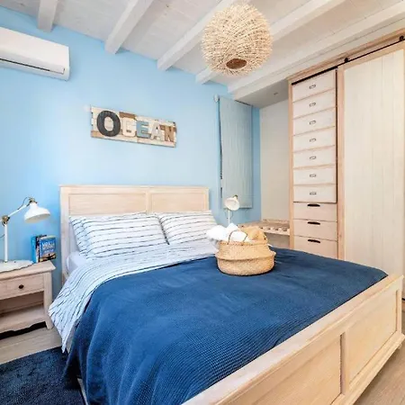 Seabreeze - With Jacuzzi & Heated Pool Villa *