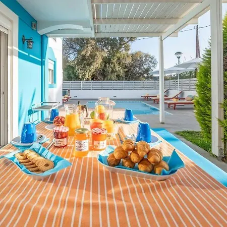 Seabreeze - With Jacuzzi & Heated Pool Villa *