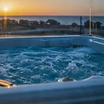 Seabreeze - With Jacuzzi & Heated Pool Mastihari
