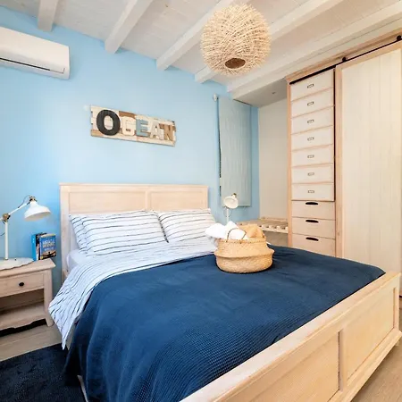 Seabreeze - With Jacuzzi & Heated Pool
