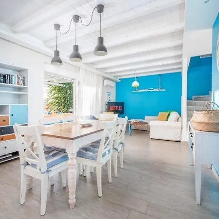 Seabreeze - With Jacuzzi & Heated Pool מסטיכרי