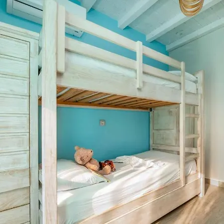 Вилла Seabreeze - With Jacuzzi & Heated Pool *