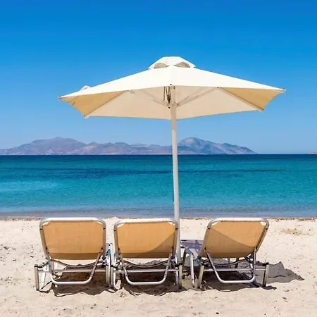 Seabreeze - With Jacuzzi & Heated Pool מסטיכרי
