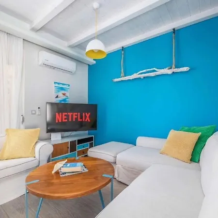 Seabreeze - With Jacuzzi & Heated Pool