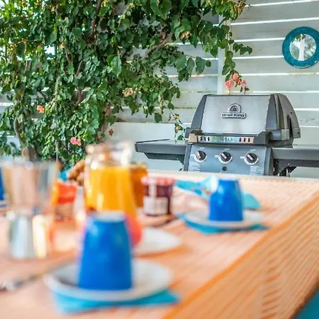Seabreeze - With Jacuzzi & Heated Pool *