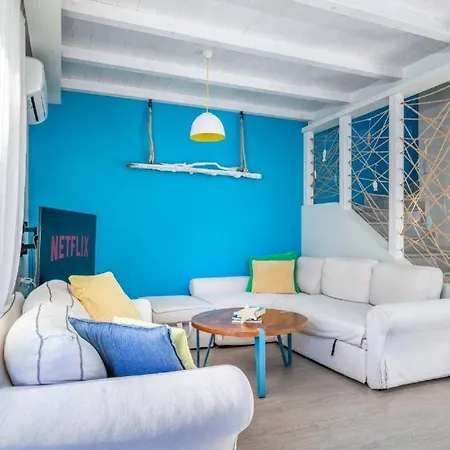 Seabreeze - With Jacuzzi & Heated Pool וילה