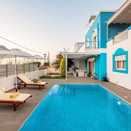 Villa Seabreeze - With Jacuzzi & Heated Pool *