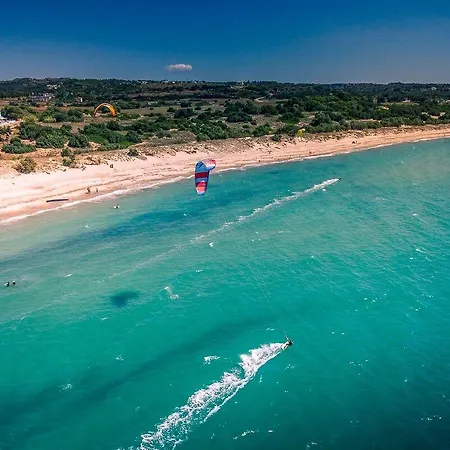 Seabreeze - With Jacuzzi & Heated Pool וילה