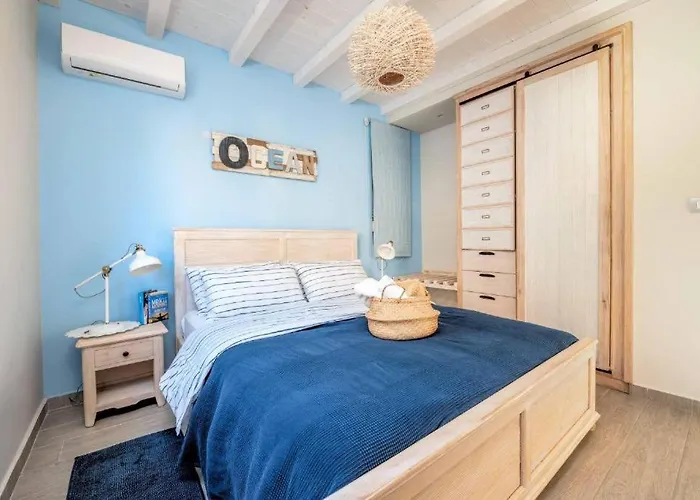 Seabreeze - With Jacuzzi & Heated Pool Vilă *