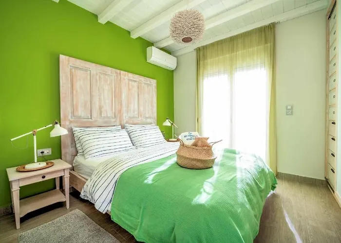 Seabreeze - With Jacuzzi & Heated Pool فيلة