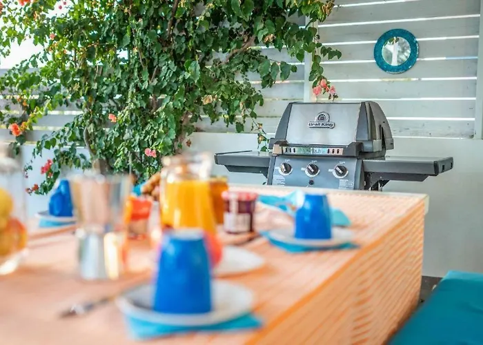 Seabreeze - With Jacuzzi & Heated Pool *