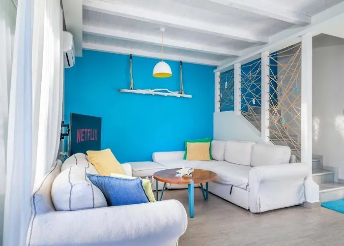 Seabreeze - With Jacuzzi & Heated Pool Vilă