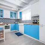 Seabreeze - With Jacuzzi & Heated Pool *