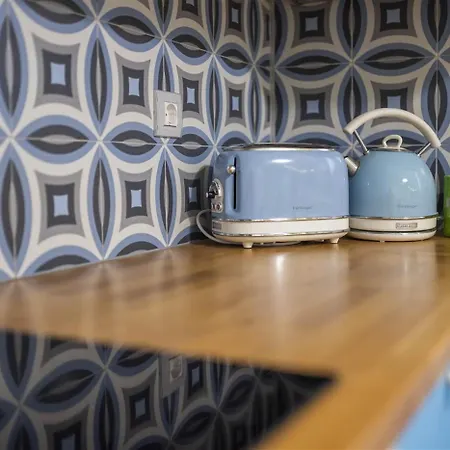 Seabreeze - With Jacuzzi & Heated Pool *