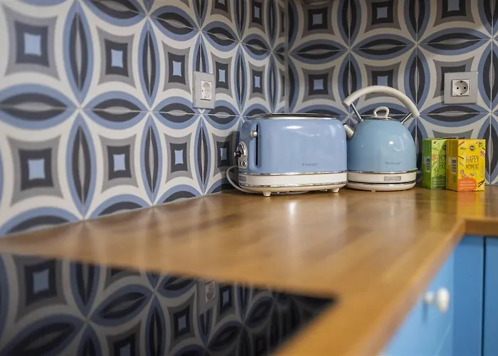 Seabreeze - With Jacuzzi & Heated Pool *