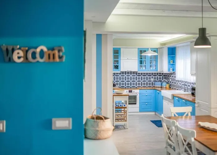 Villa Seabreeze - With Jacuzzi & Heated Pool